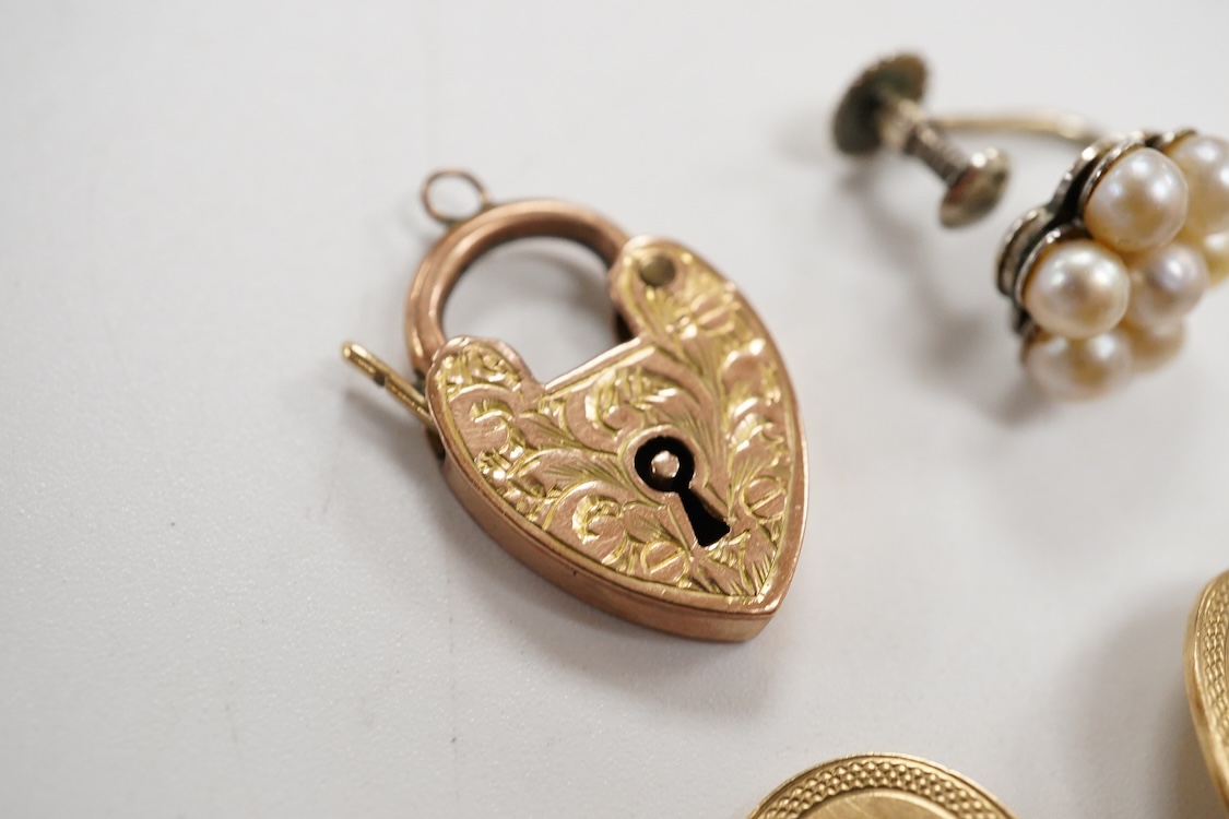 A collection of gold jewels, comprising: a pair of cufflinks by Alabaster & Wilson, mounted in gold, stamped 9ct, combined gross weight approximately 9 grams; together with a Victorian gold heart-shaped padlock clasp wit